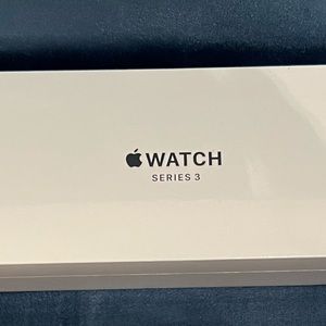 Apple Watch Series 3 New in Box Space Gray Black Sport Band